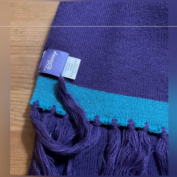 Disney:Purple winter Eeyore scraf with yarn fringe on both ends for adults /kids - Picture 3 of 5